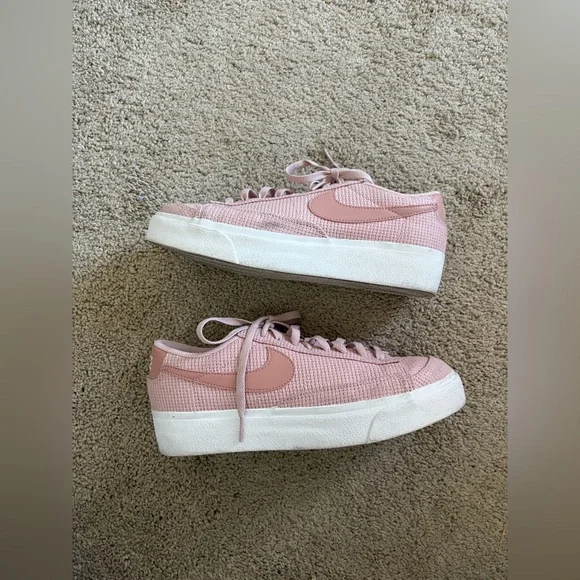 Nike Blazer Low Platform Women's Shoes Pink Oxford/Summit White/Pink Oxford/Rose - Picture 2 of 10